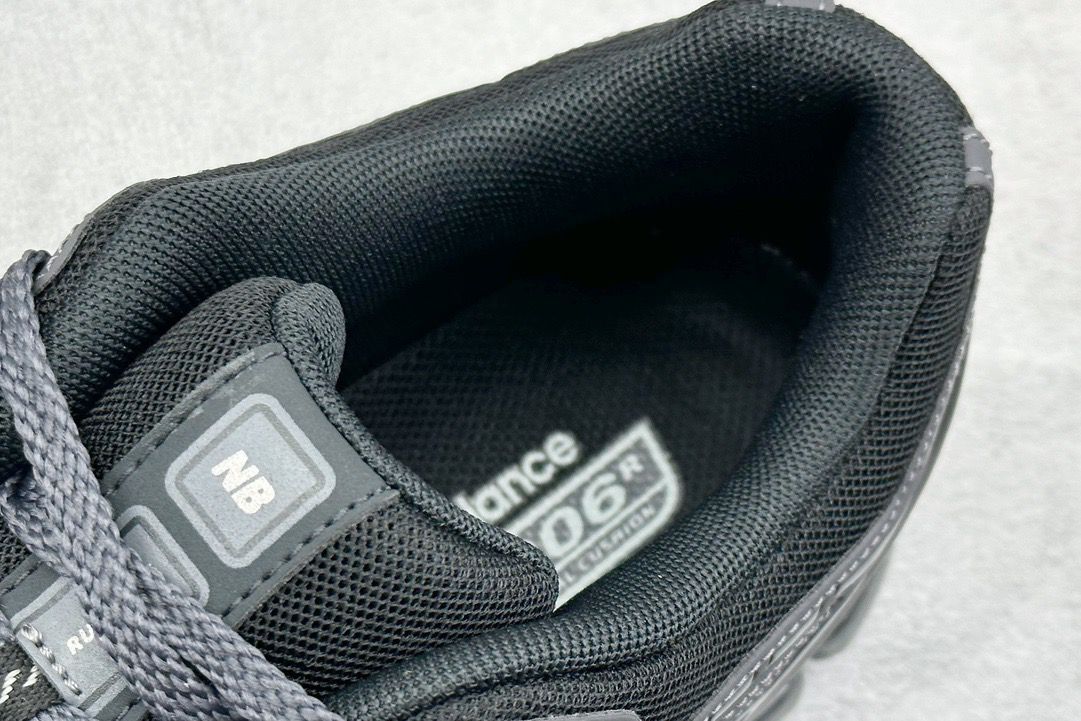 1906r New Balance Black 2025