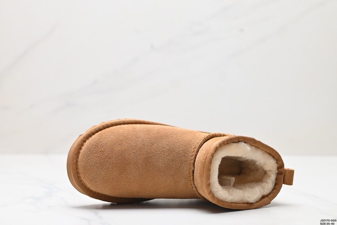 Ugg classic mini boot