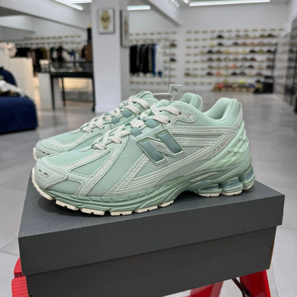 1906r New Water Vert Balance 2025