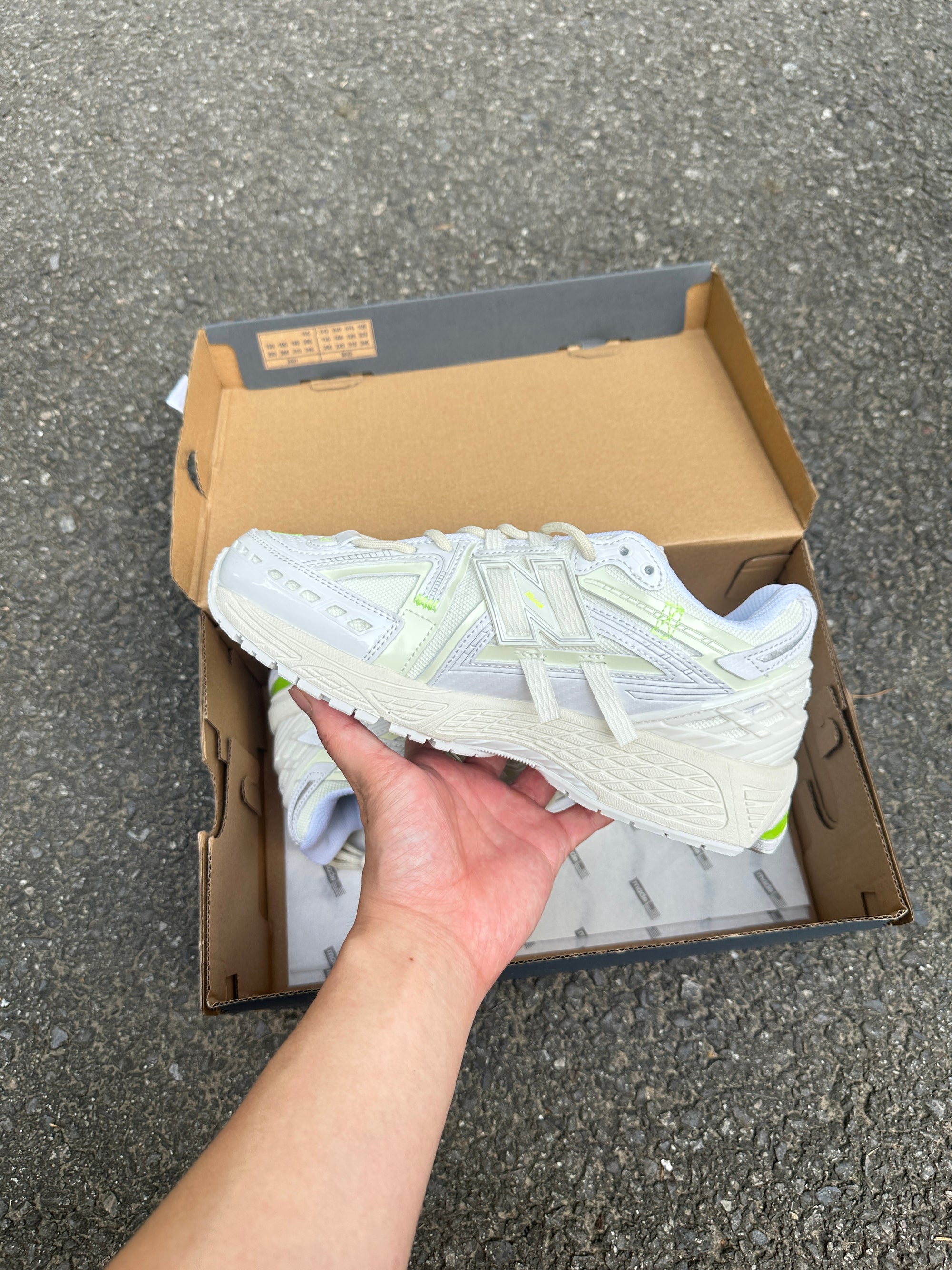 1906A New Balance white/Green 2025