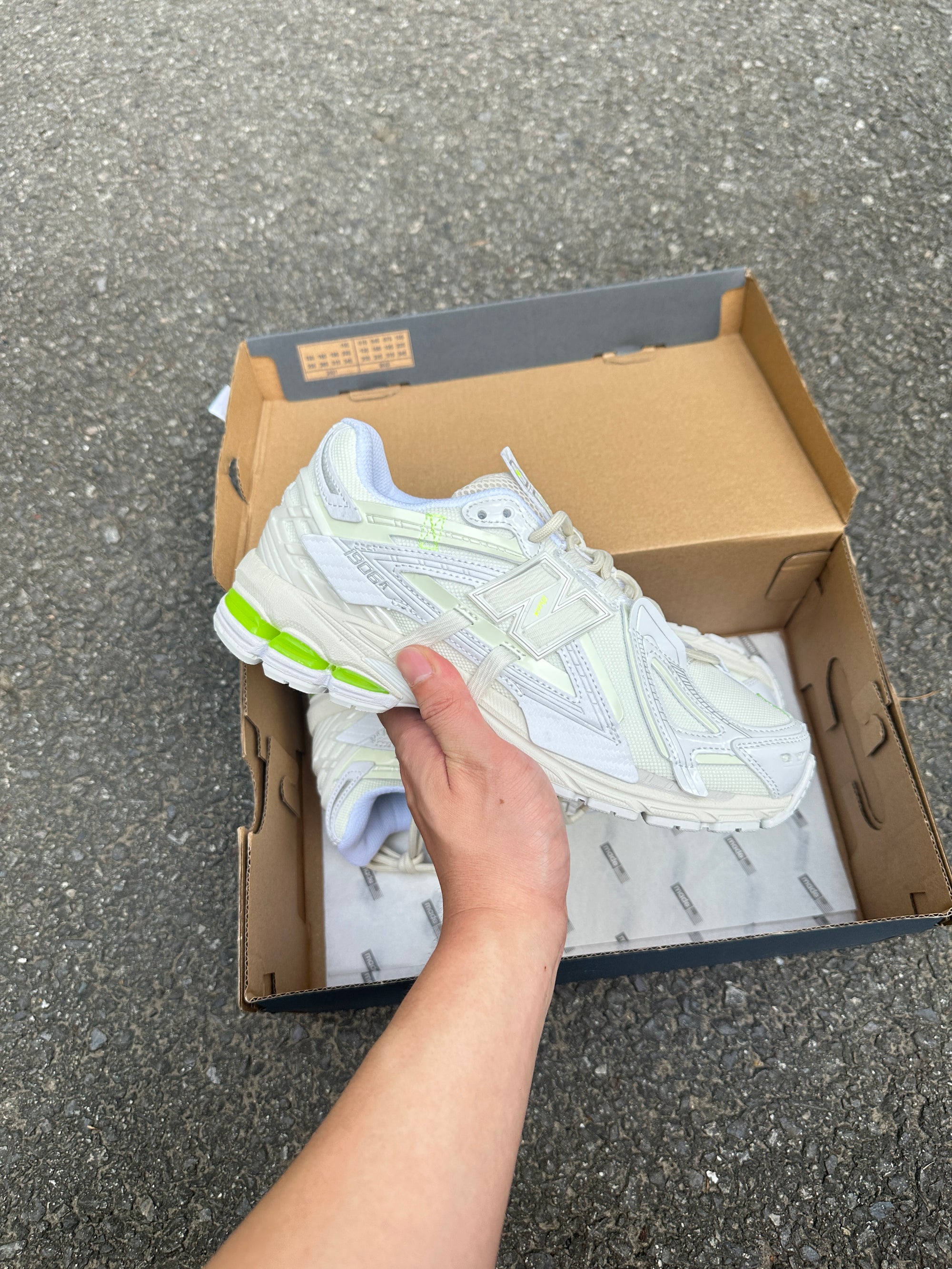 1906A New Balance white/Green 2025