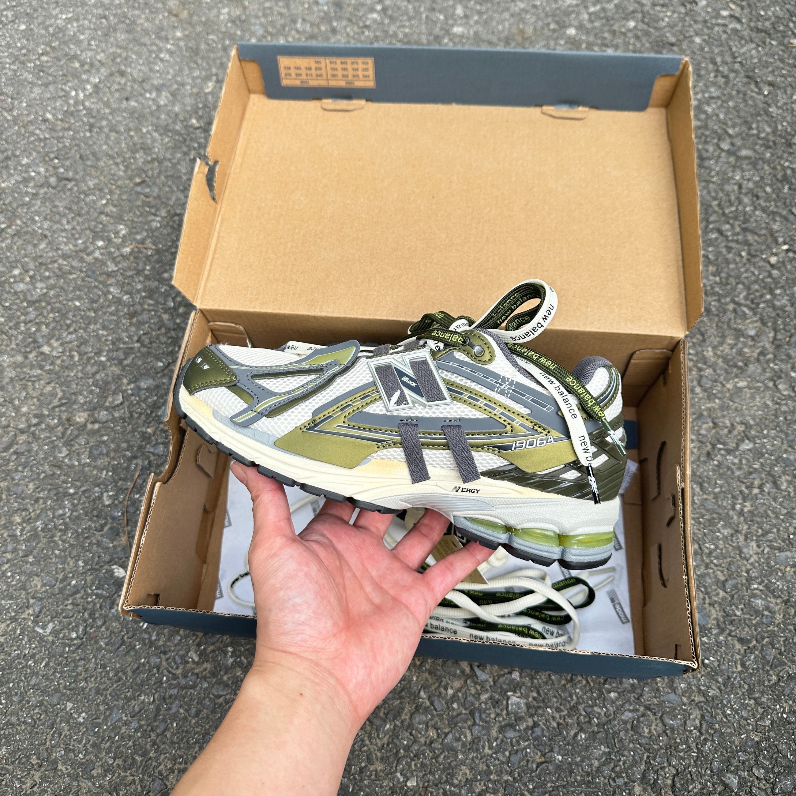 1906A New Balance Green 2025 (Lacets Offerts)