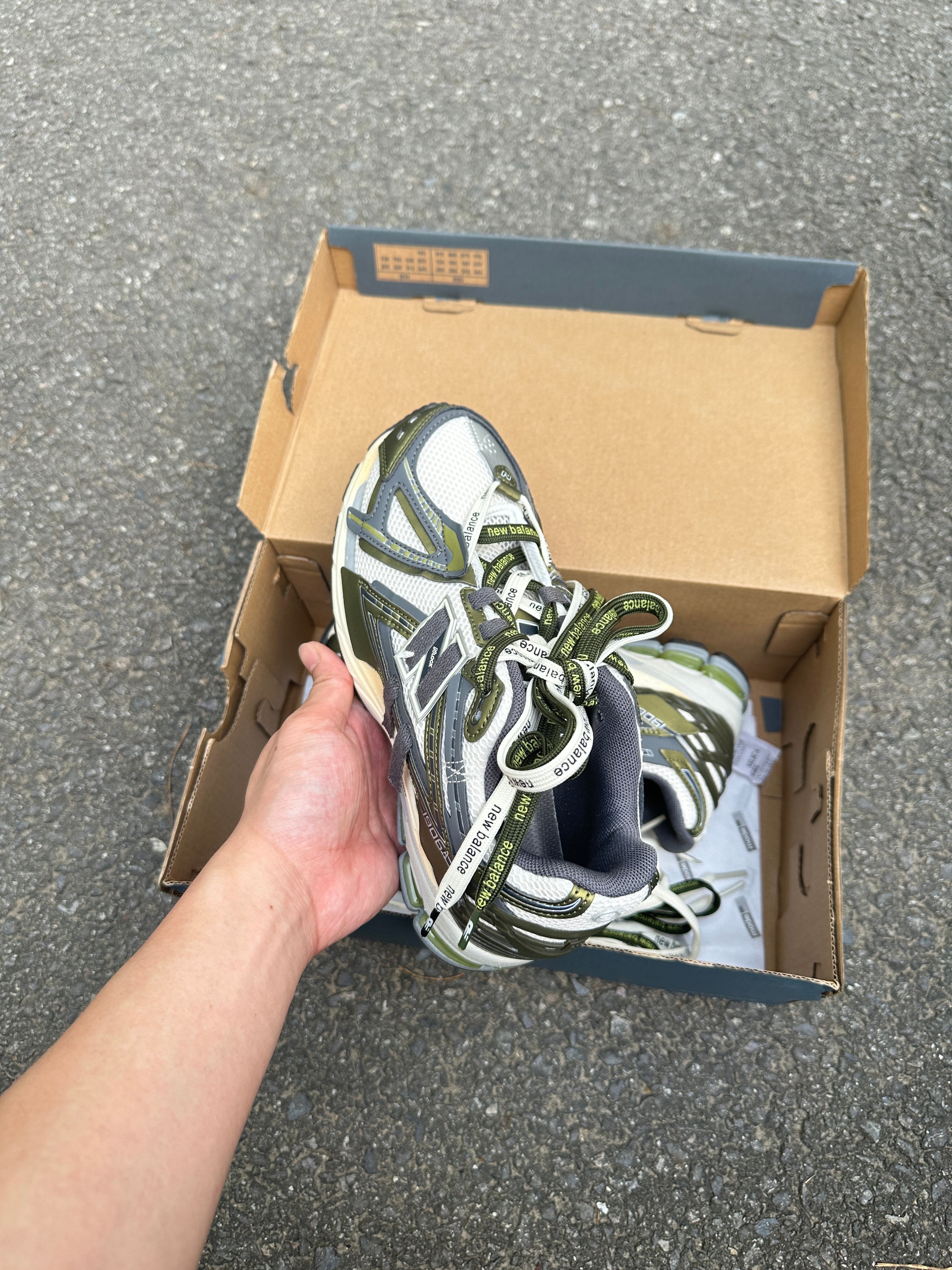 1906A New Balance Green 2025 (Lacets Offerts)