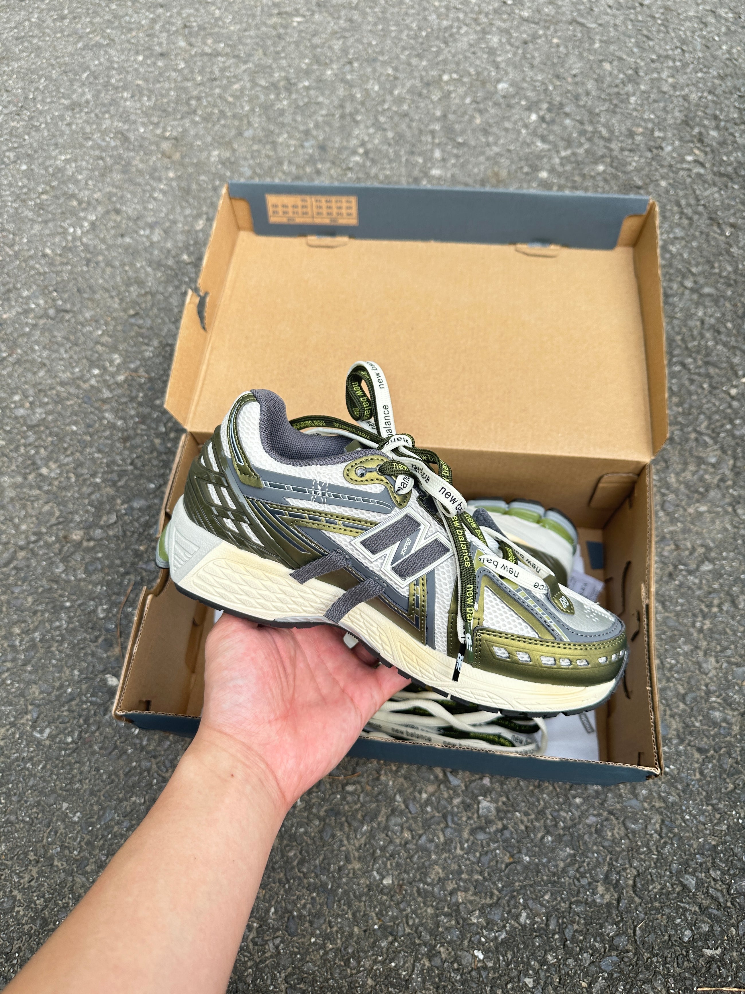 1906A New Balance Green 2025 (Lacets Offerts)