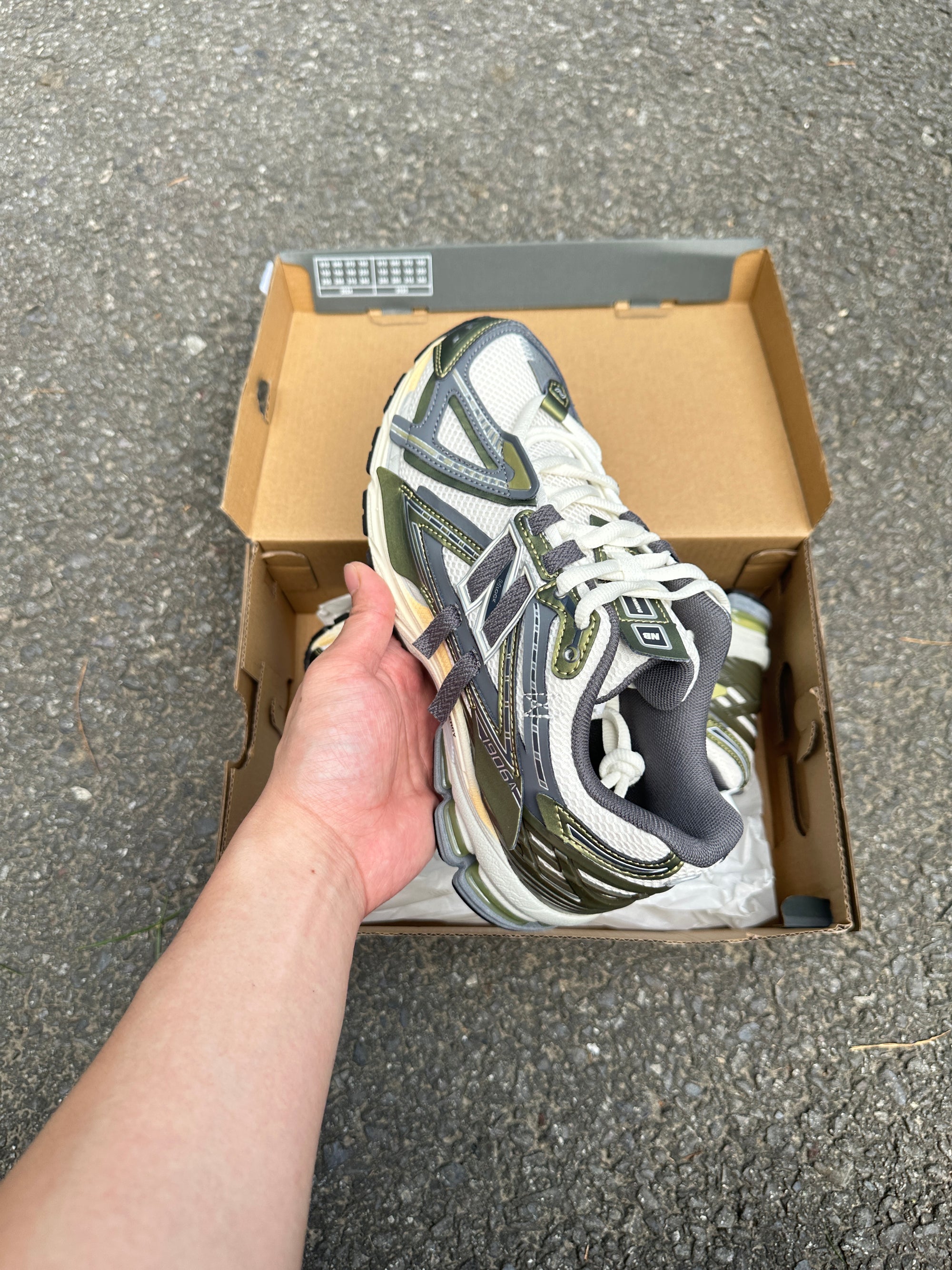 1906A New Balance Green 2025 (Lacets Offerts)