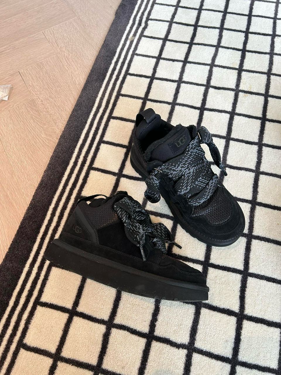 UGG Lowmel Noir