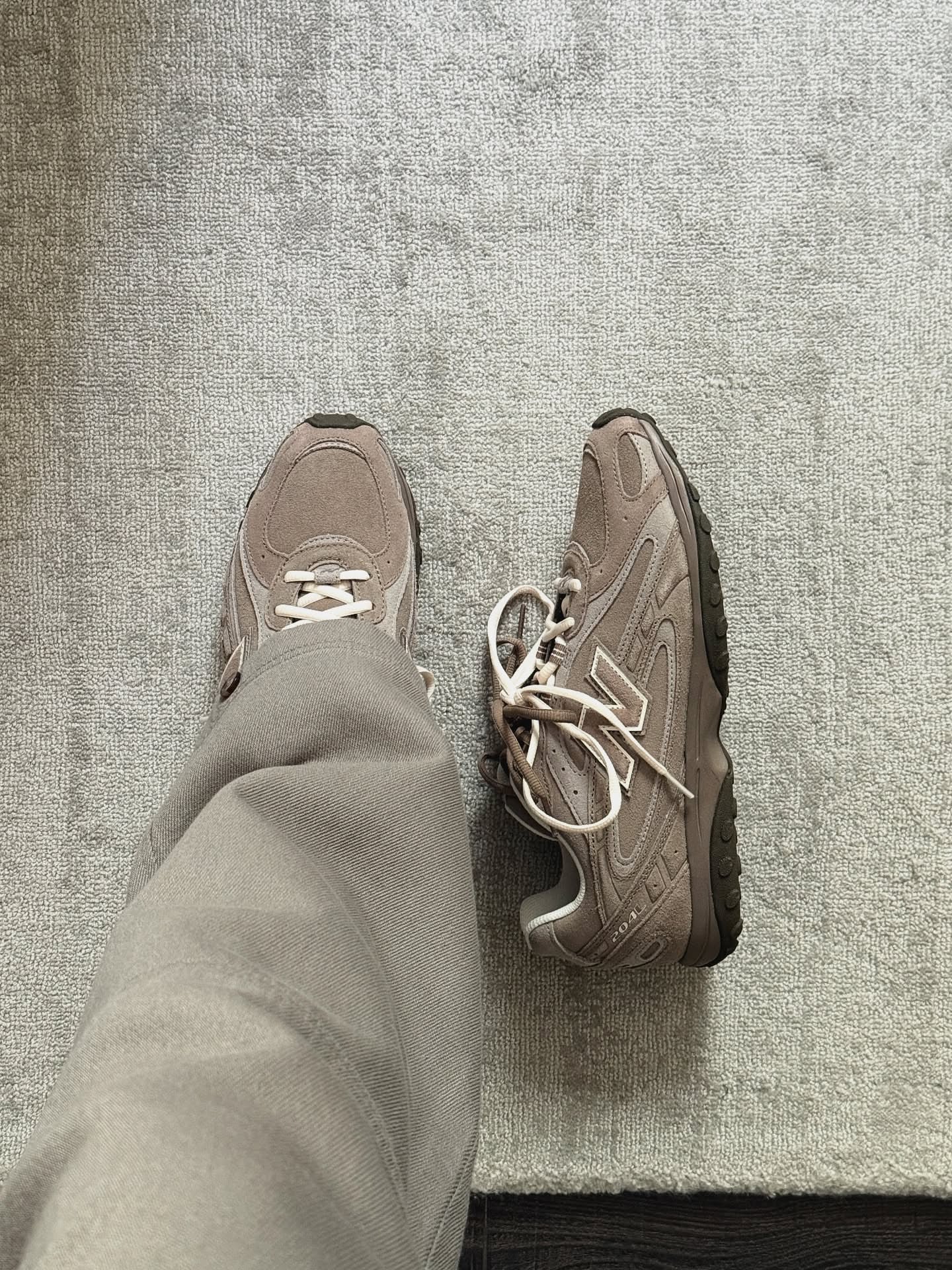 New Balance 204L