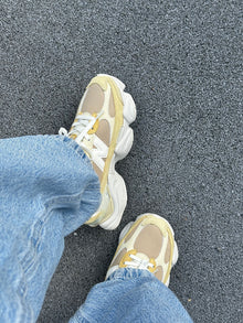New Balance 9060 — Beige/Jaune