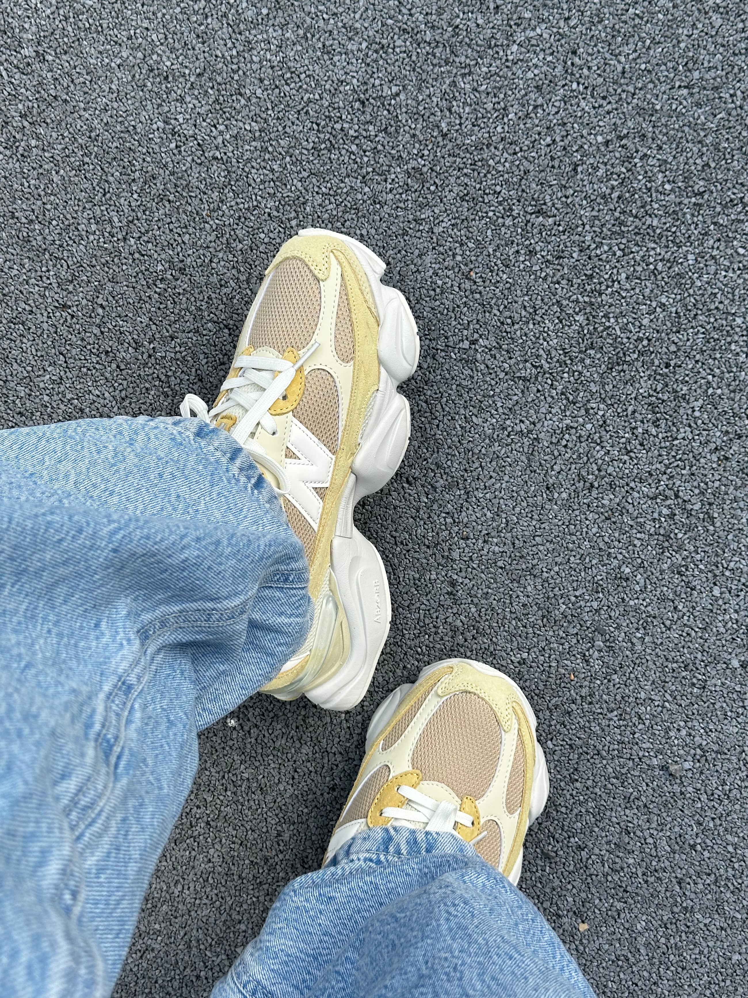 New Balance 9060 — Beige/Jaune