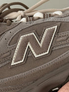 New Balance 204L