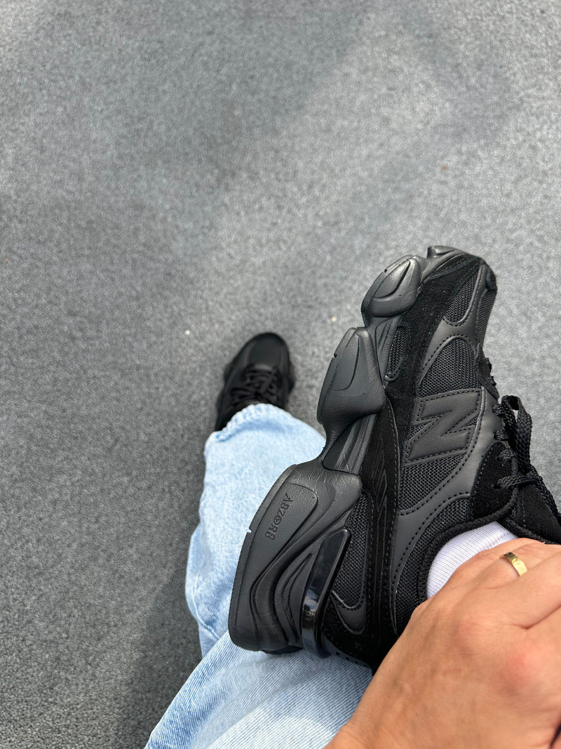 New Balance 9060 full black 2026