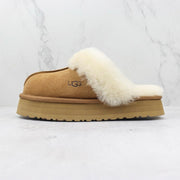 UGG low beige