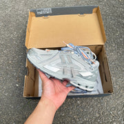 1906A New Balance Gray metallic 2025 (free laces)