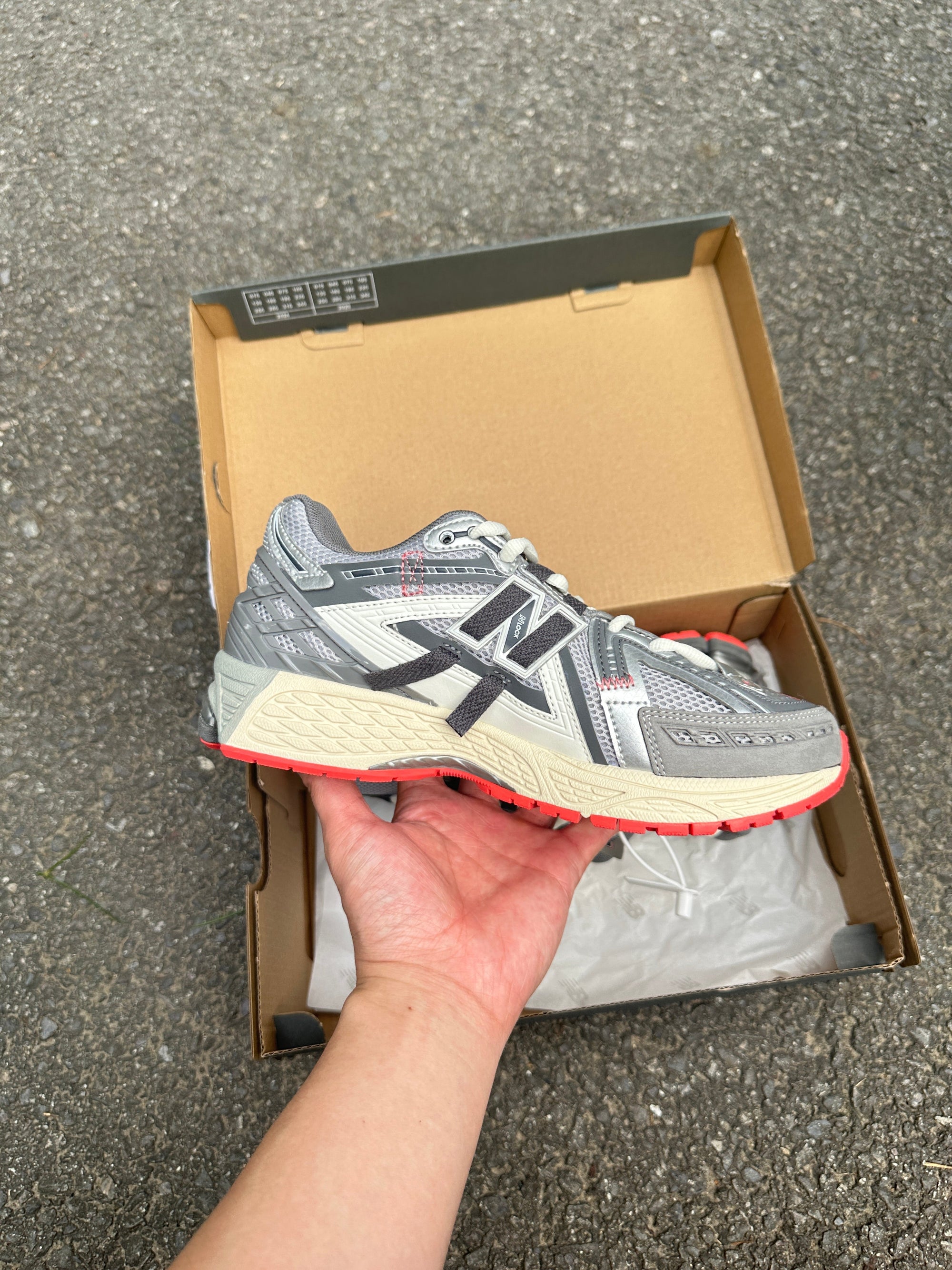 1906a New Balance Deep Gray