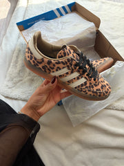 Adidas Samba leopard, side view