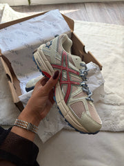 Asics Gel-Kahana 8 in its box