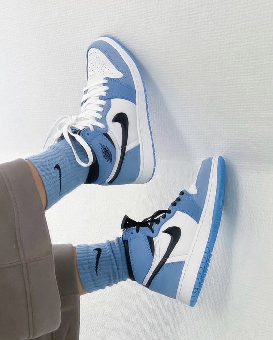 Air Jordan 1 Blue